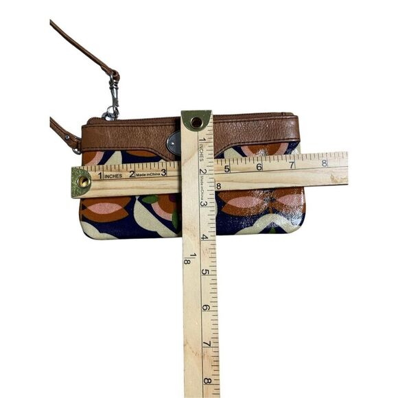 Fossil “Key-Per” Navy Floral Waxed Leather Wristlet  Card Keeper  Classic Trendy - Picture 11 of 11